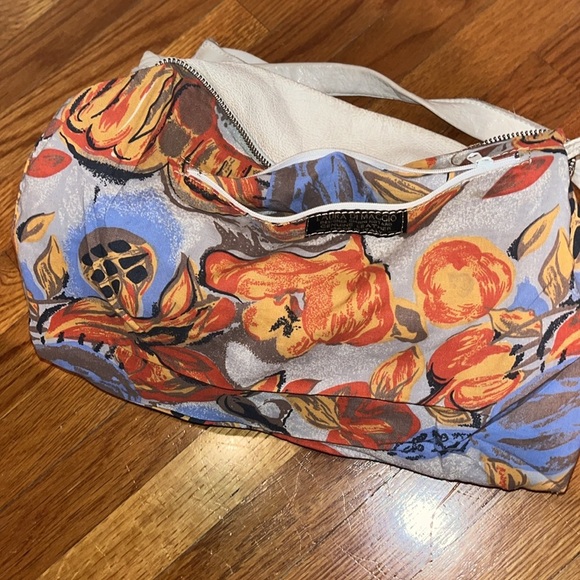 Laura Di Maggio cream leather hobo bag , cross or tote. Made in Italy/ preowned - Picture 12 of 12